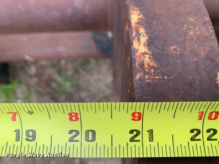 image for item LI9128 Caterpillar  48" L forks