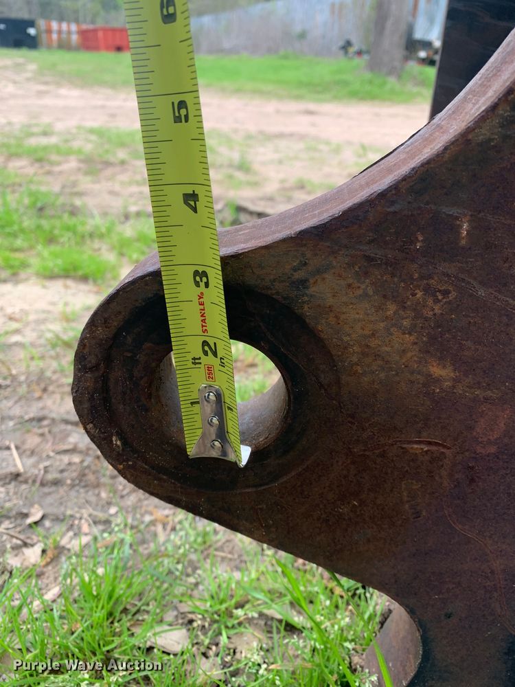 image for item LI9128 Caterpillar  48" L forks