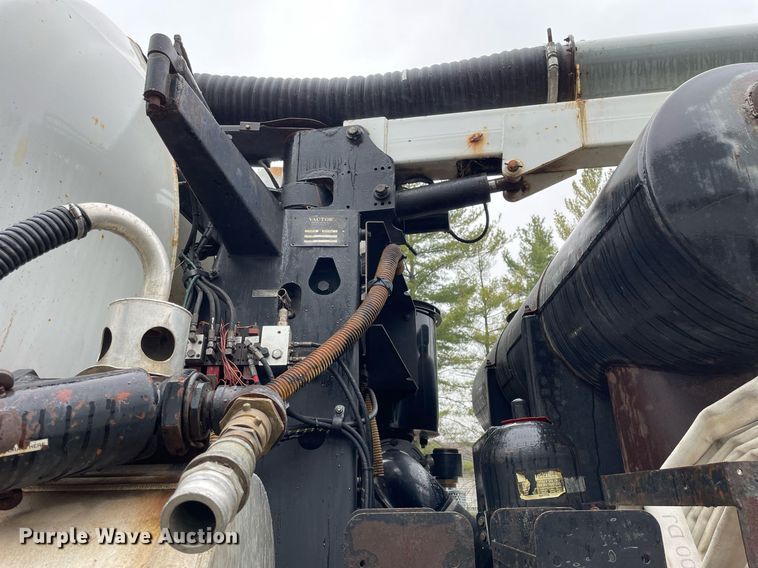 image for item LJ9559 2003 Sterling LT7500  sewer jetter truck