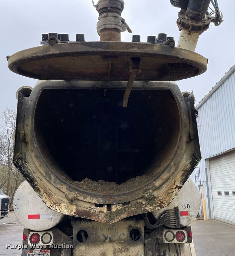 image for item LJ9559 2003 Sterling LT7500  sewer jetter truck