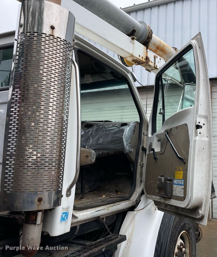 image for item LJ9559 2003 Sterling LT7500  sewer jetter truck