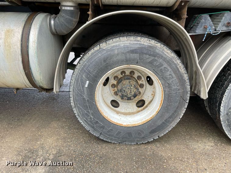 image for item LJ9559 2003 Sterling LT7500  sewer jetter truck