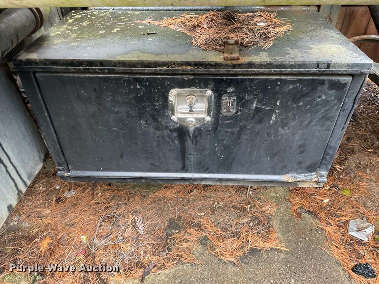 image for item LJ9562 2000 Sterling LT7500  sewer jetter truck