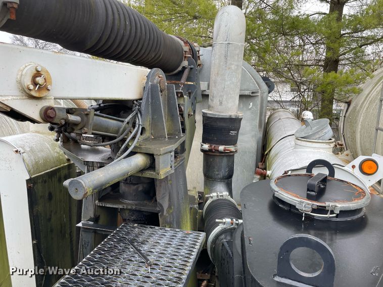 image for item LJ9562 2000 Sterling LT7500  sewer jetter truck