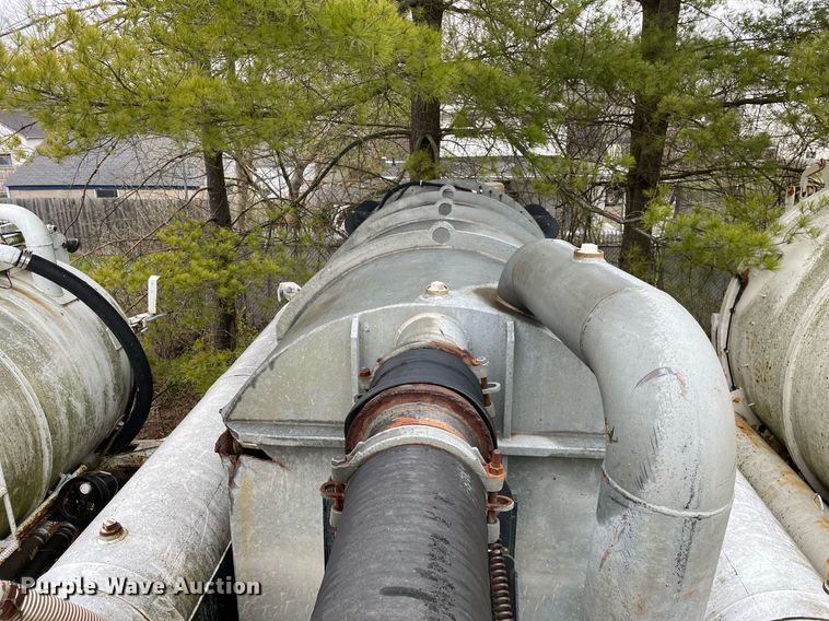 image for item LJ9562 2000 Sterling LT7500  sewer jetter truck