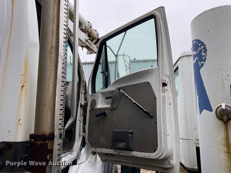 image for item LJ9562 2000 Sterling LT7500  sewer jetter truck