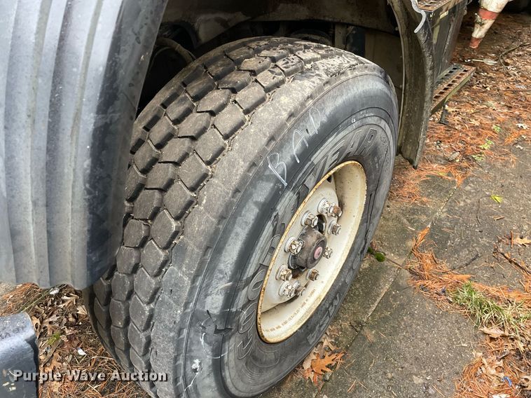 image for item LJ9562 2000 Sterling LT7500  sewer jetter truck