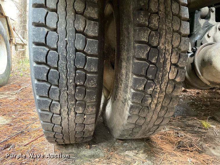 image for item LJ9562 2000 Sterling LT7500  sewer jetter truck