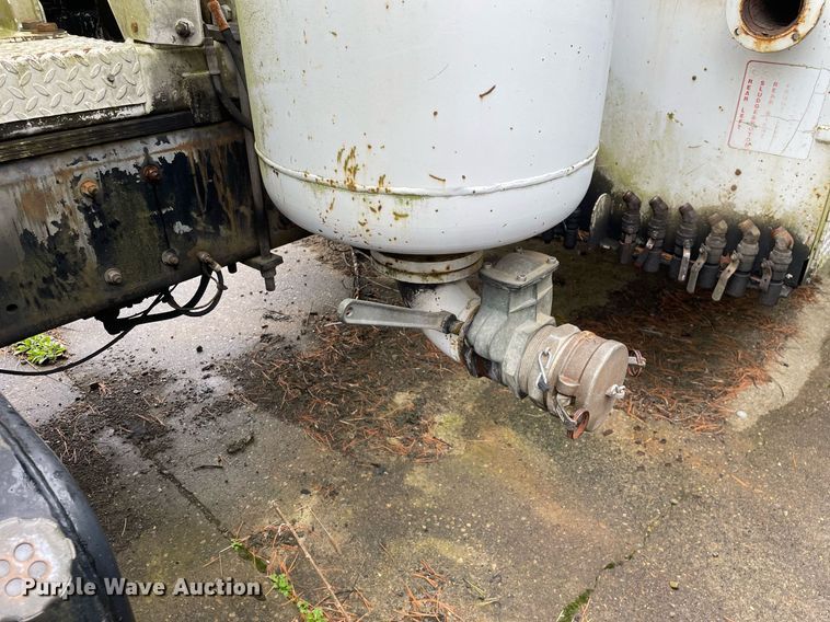 image for item LJ9563 1999 Freightliner FL80  sewer jetter truck