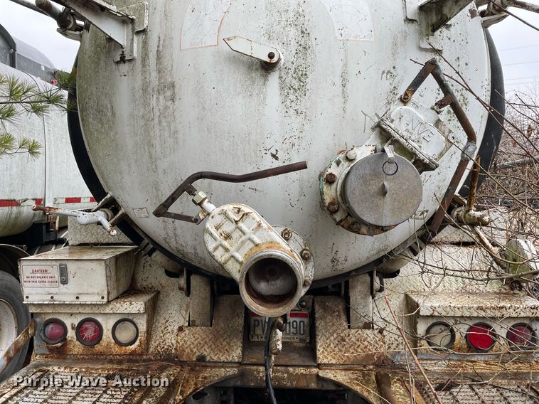 image for item LJ9563 1999 Freightliner FL80  sewer jetter truck