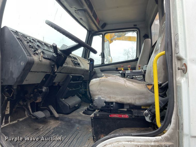 image for item LJ9563 1999 Freightliner FL80  sewer jetter truck