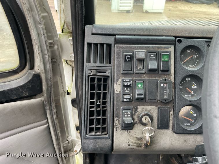 image for item LJ9563 1999 Freightliner FL80  sewer jetter truck