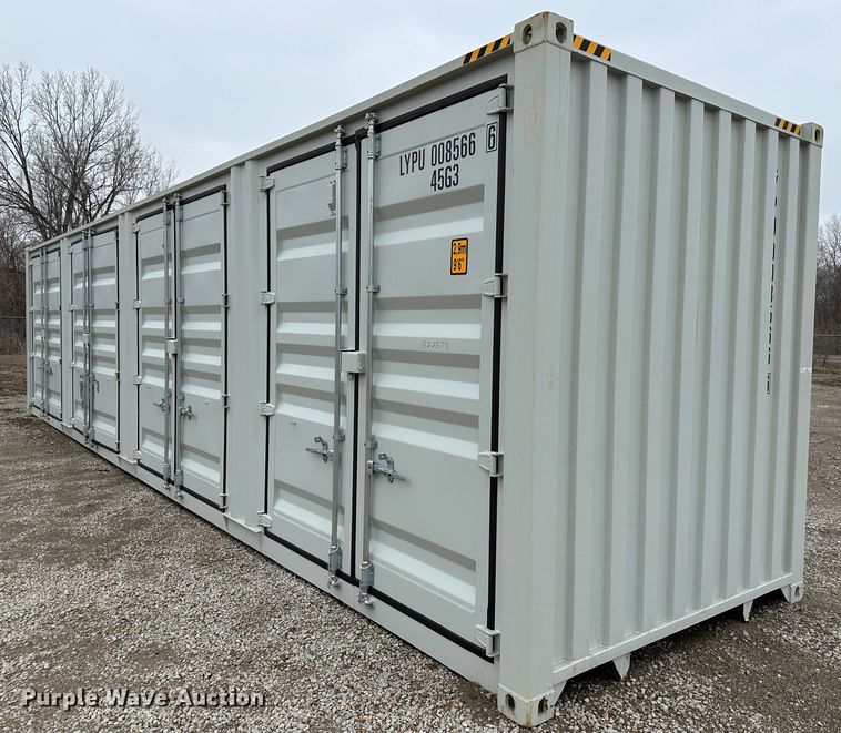image for item LN9117 2022  40' L shipping container