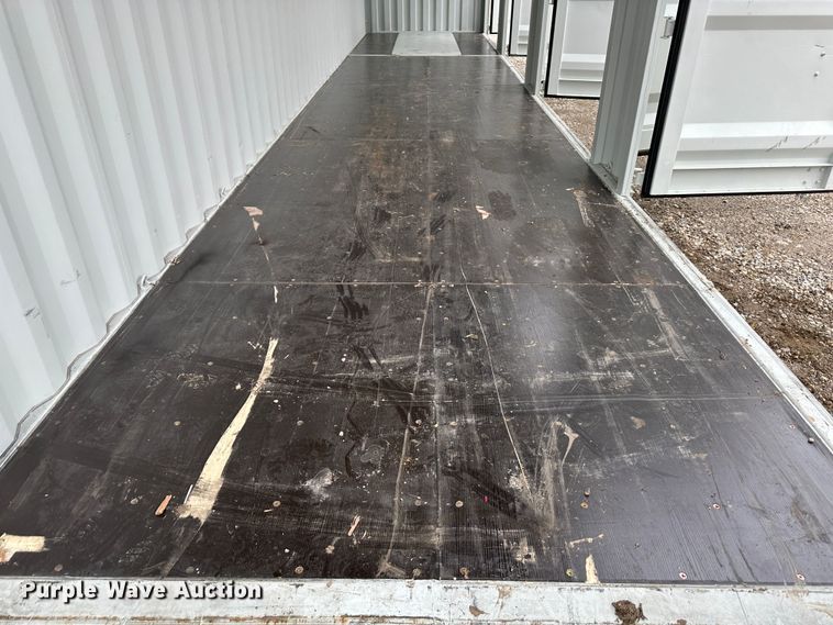 image for item LN9117 2022  40' L shipping container