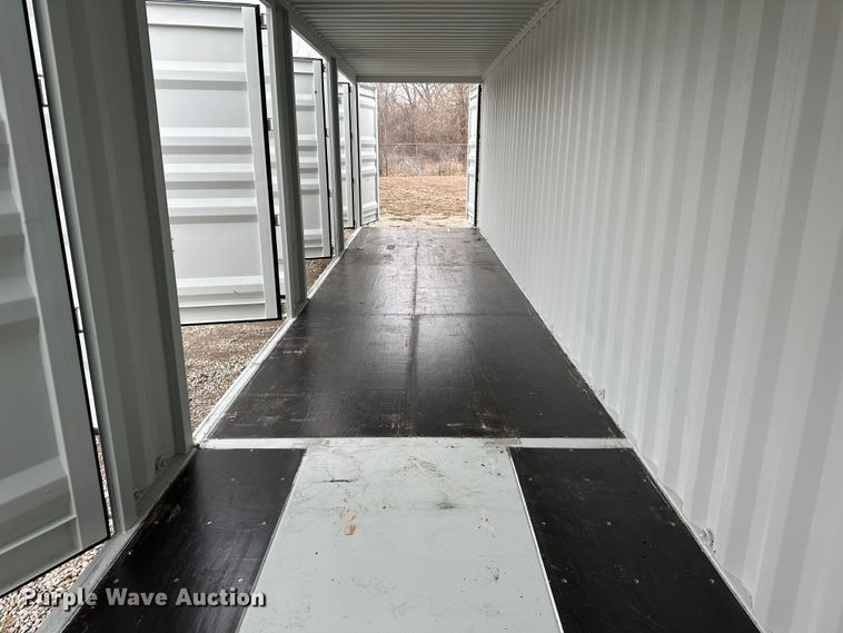 image for item LN9117 2022  40' L shipping container