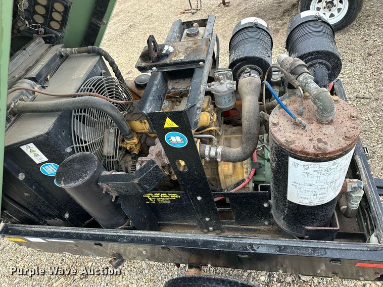 image for item LN9299 Sullair 185DPQ  air compressor