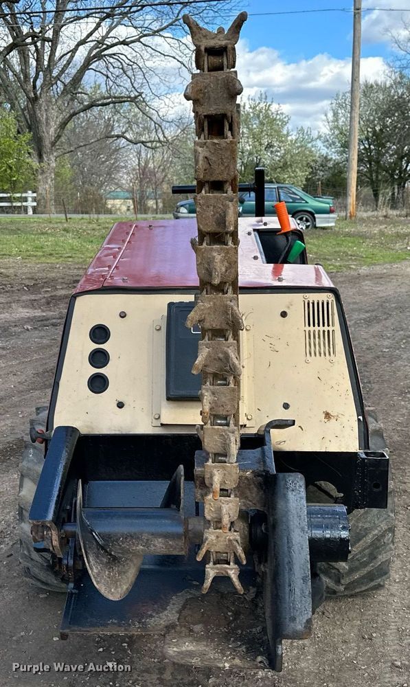 image for item LR9562 Ditch Witch 410SX  trencher