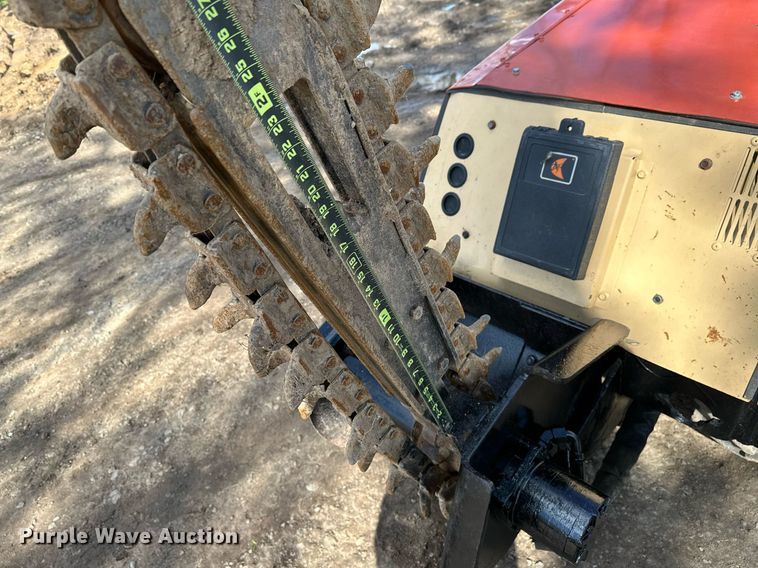 image for item LR9562 Ditch Witch 410SX  trencher