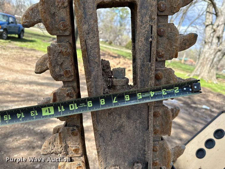 image for item LR9562 Ditch Witch 410SX  trencher