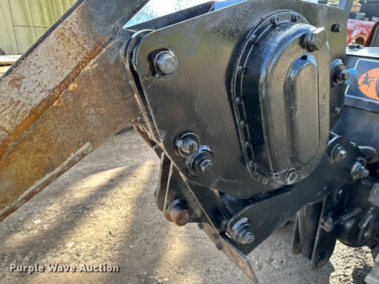 image for item LR9562 Ditch Witch 410SX  trencher