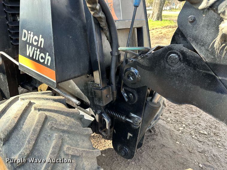 image for item LR9562 Ditch Witch 410SX  trencher
