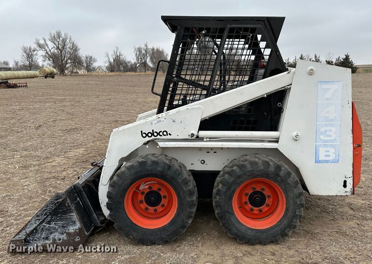 image for item LT9148 1993 Bobcat 743B  skid steer loader