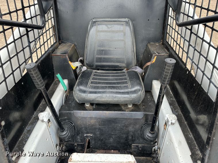 image for item LT9148 1993 Bobcat 743B  skid steer loader