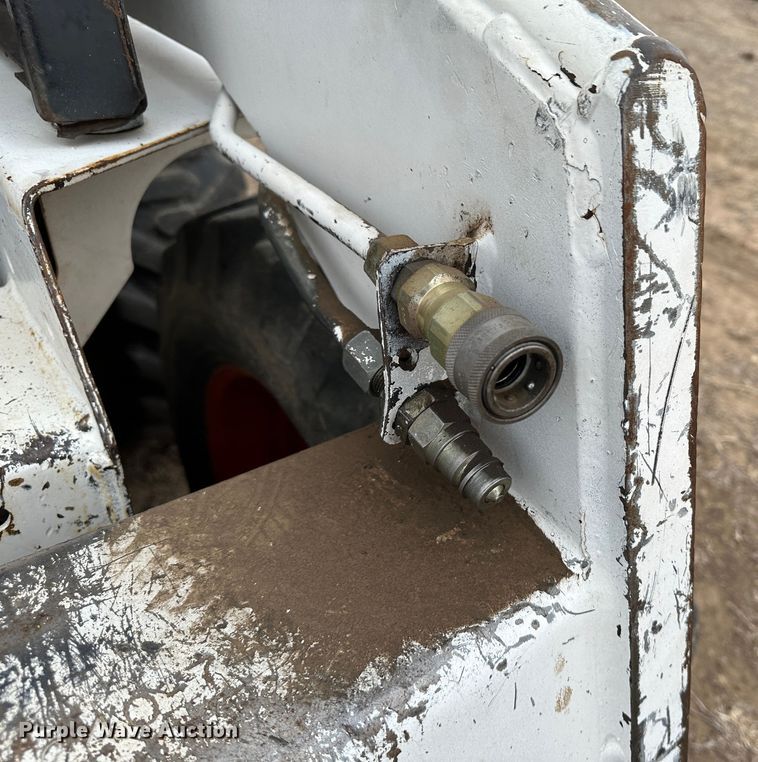 image for item LT9148 1993 Bobcat 743B  skid steer loader