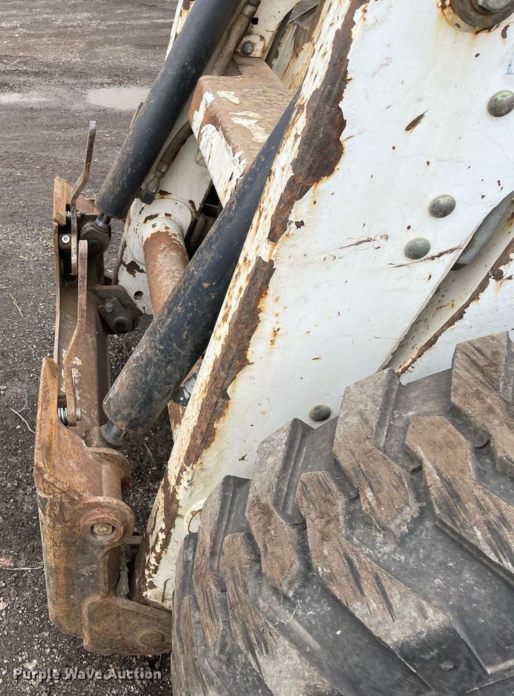 image for item MB9018 2001 Bobcat 963  skid steer loader