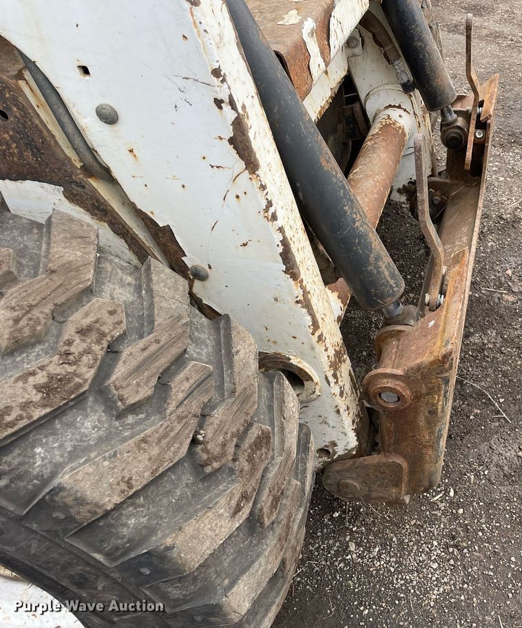 image for item MB9018 2001 Bobcat 963  skid steer loader