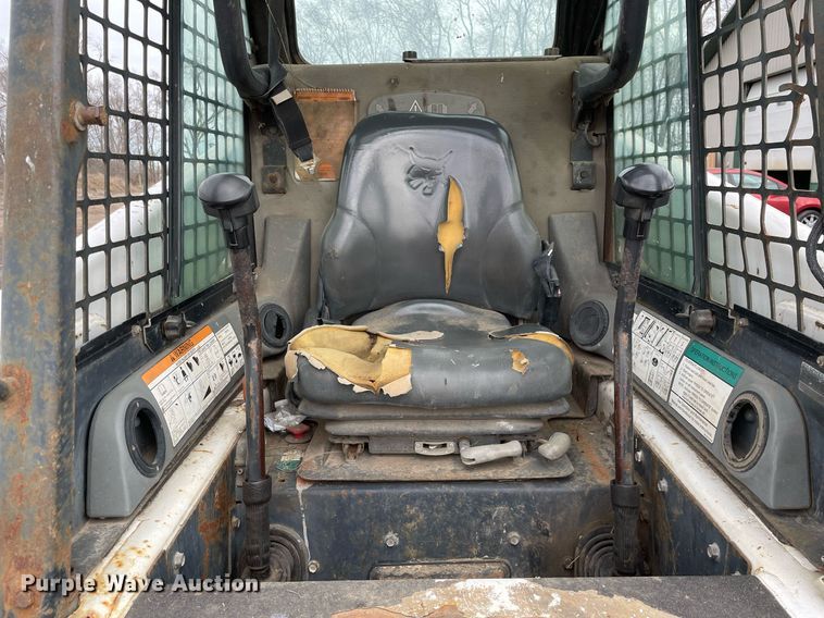 image for item MB9018 2001 Bobcat 963  skid steer loader