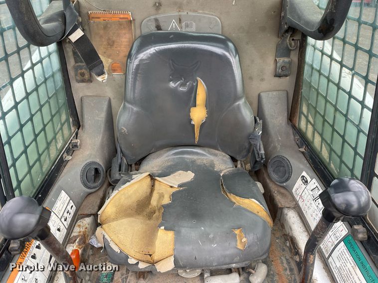 image for item MB9018 2001 Bobcat 963  skid steer loader