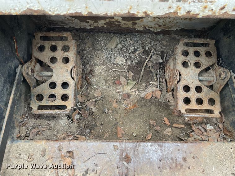 image for item MB9018 2001 Bobcat 963  skid steer loader