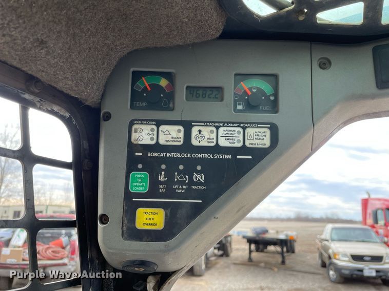 image for item MB9018 2001 Bobcat 963  skid steer loader