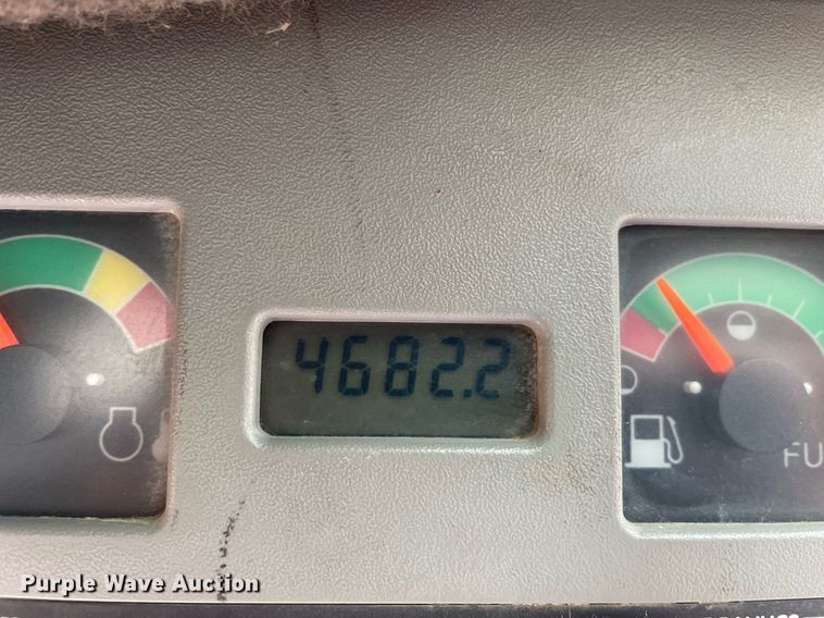 image for item MB9018 2001 Bobcat 963  skid steer loader