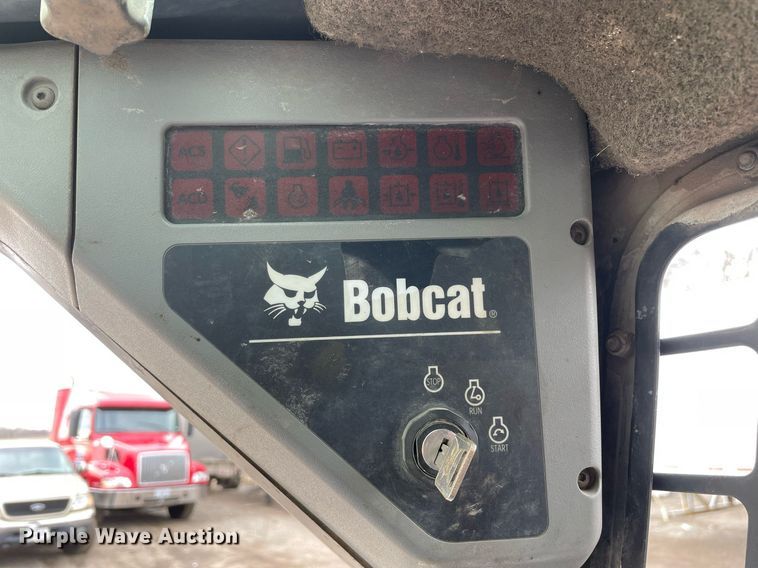 image for item MB9018 2001 Bobcat 963  skid steer loader