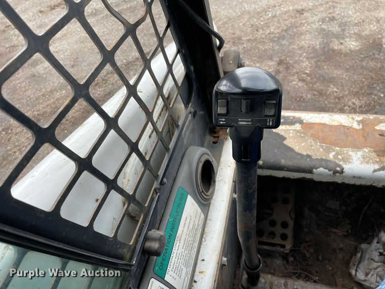 image for item MB9018 2001 Bobcat 963  skid steer loader