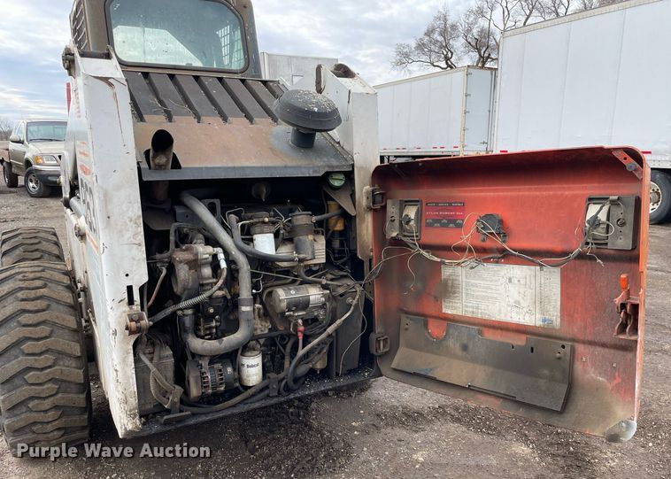 image for item MB9018 2001 Bobcat 963  skid steer loader