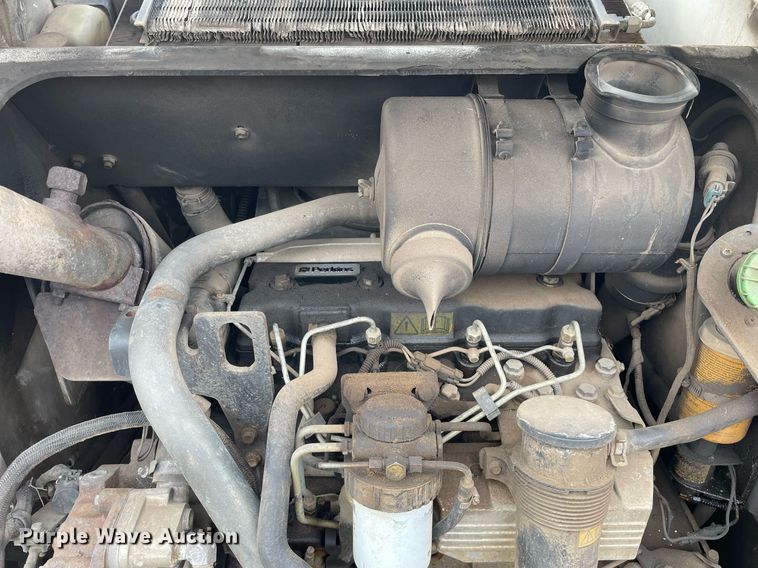 image for item MB9018 2001 Bobcat 963  skid steer loader