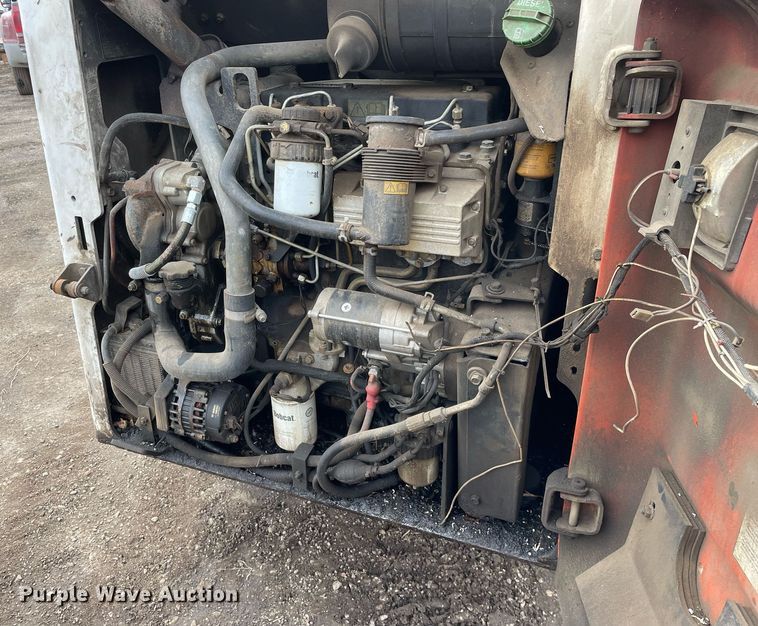 image for item MB9018 2001 Bobcat 963  skid steer loader