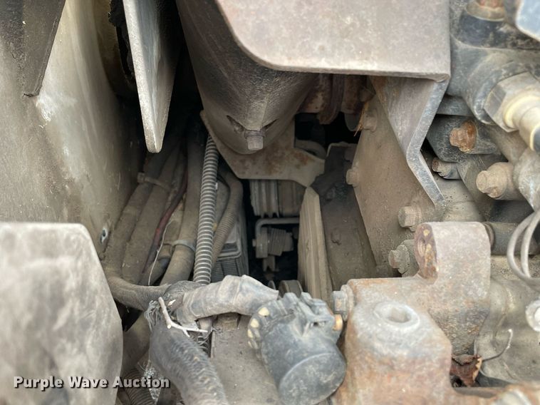 image for item MB9018 2001 Bobcat 963  skid steer loader