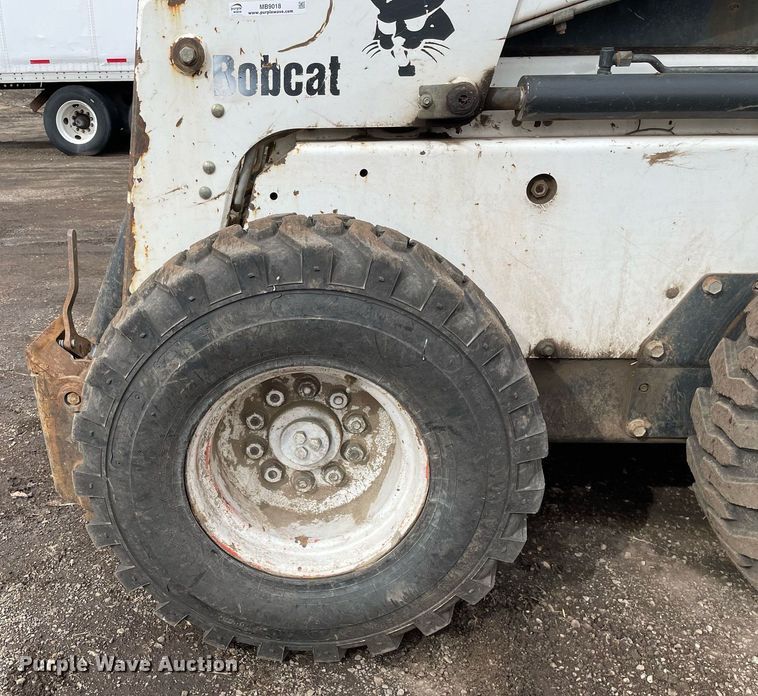 image for item MB9018 2001 Bobcat 963  skid steer loader