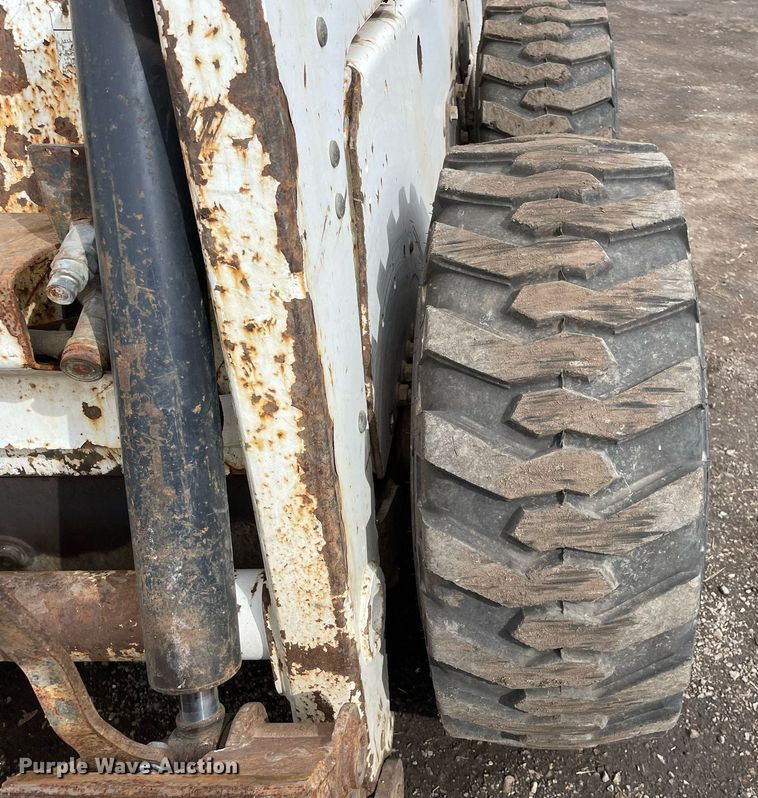 image for item MB9018 2001 Bobcat 963  skid steer loader