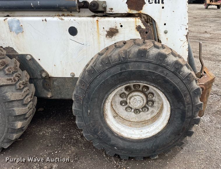 image for item MB9018 2001 Bobcat 963  skid steer loader