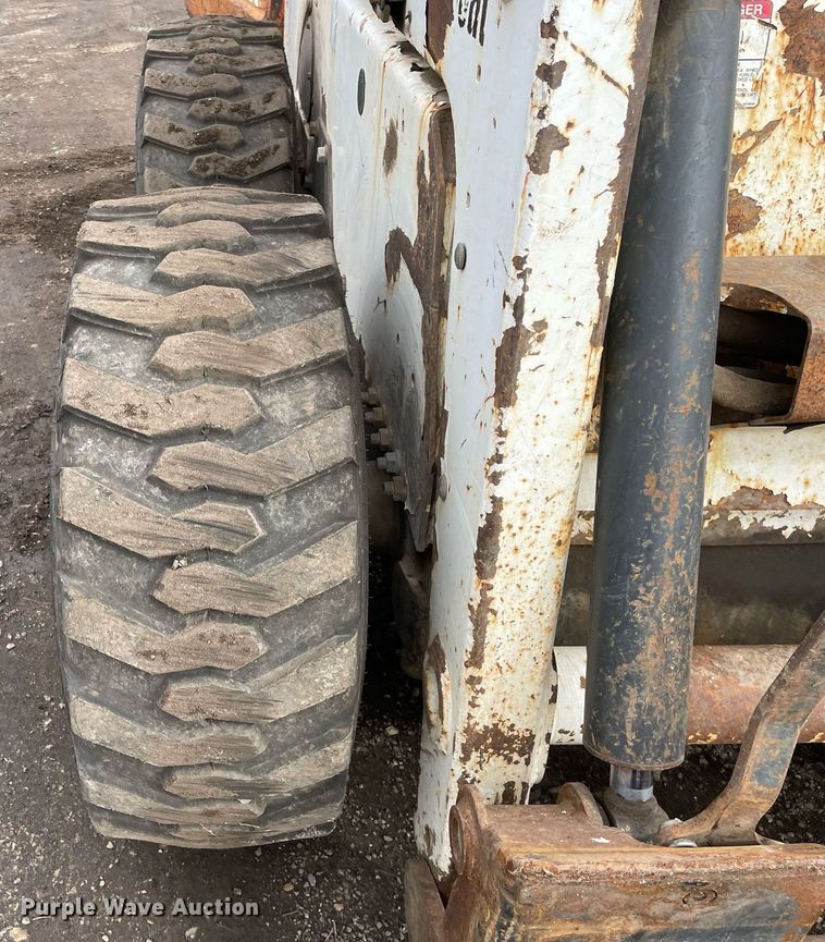 image for item MB9018 2001 Bobcat 963  skid steer loader