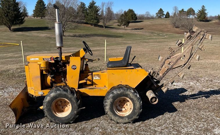 image for item MB9027 Ditch Witch J20C  trencher