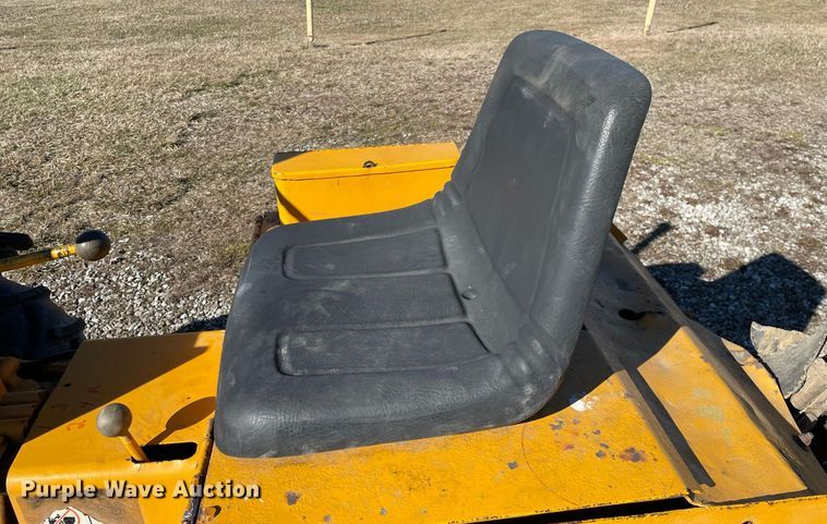 image for item MB9027 Ditch Witch J20C  trencher