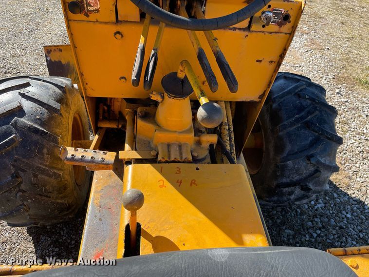 image for item MB9027 Ditch Witch J20C  trencher