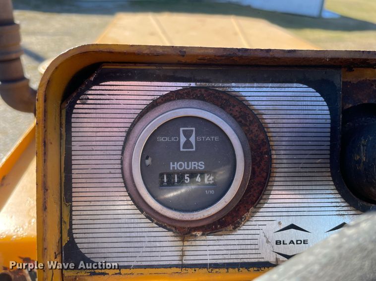 image for item MB9027 Ditch Witch J20C  trencher