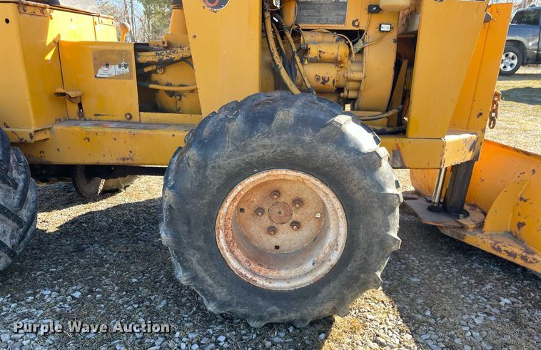 image for item MB9027 Ditch Witch J20C  trencher